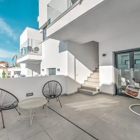 Vila Deluxe House With Roof Terrace And Pool