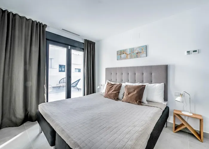 Deluxe House With Roof Terrace And Pool Vila